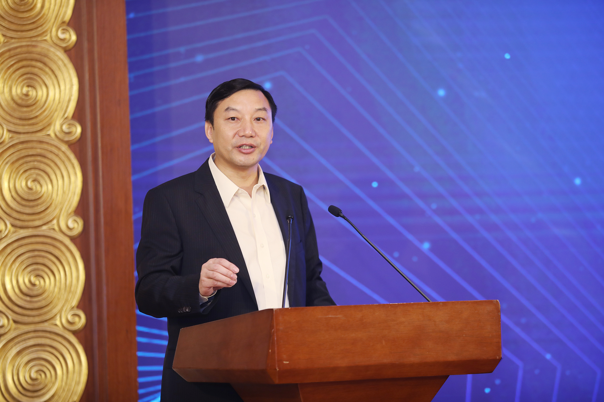 2 上海證券交易所副總經(jīng)理 劉逖.jpg